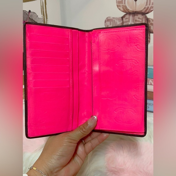 Chanel Cambon Line Long Wallet Black Leather
Quilted Design - Picture 6 of 17